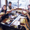 観音亭、そば打ち後の試食