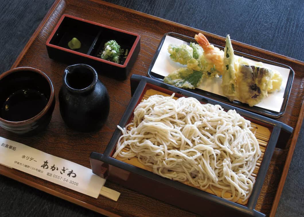 そば打ち体験観音亭、自分で打った蕎麦を茹ででて盛り付け